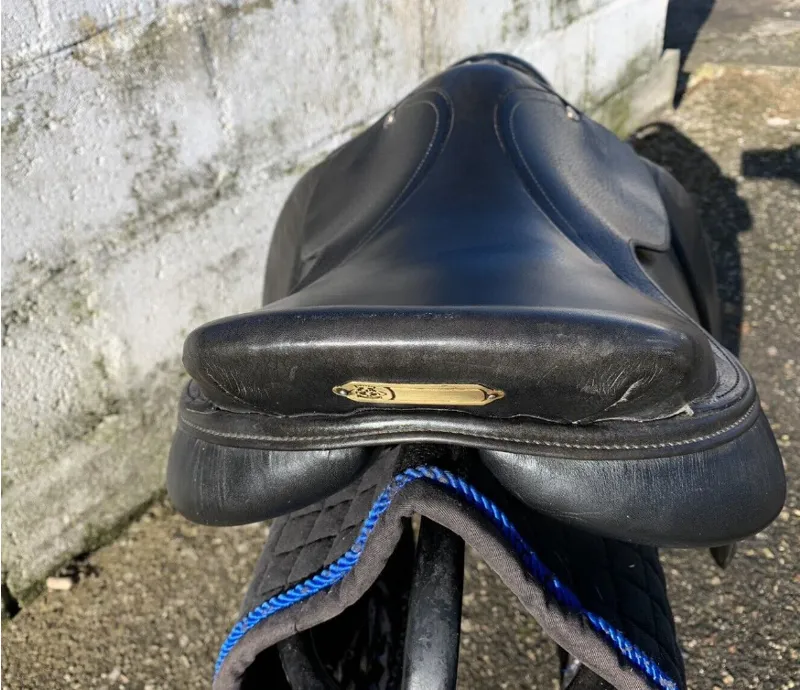 18 Heritage English Leather Close Contact Jump Saddle Black Medium-5