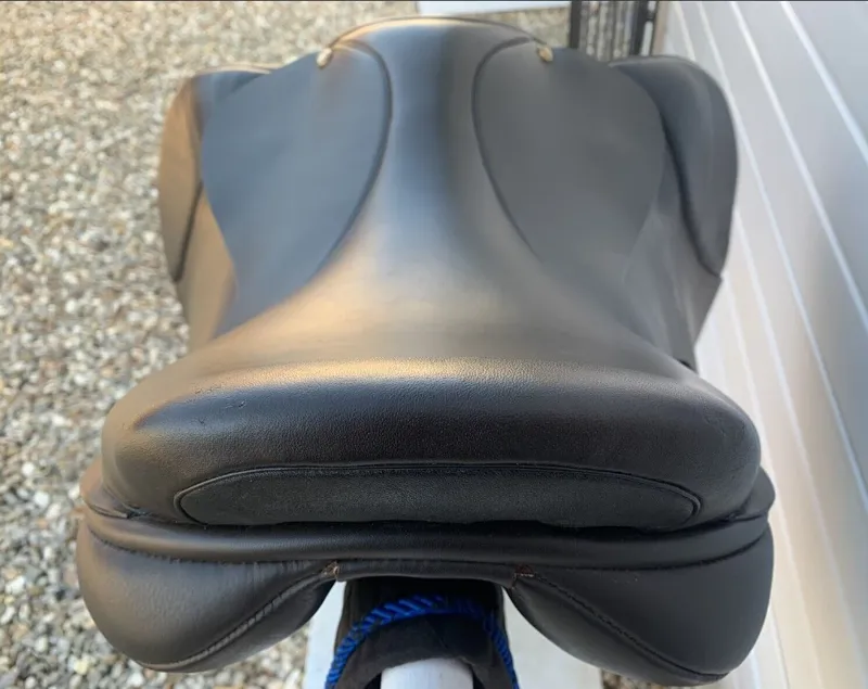 17.5 Morris And Nolan Jump Saddle Medium Wide-3