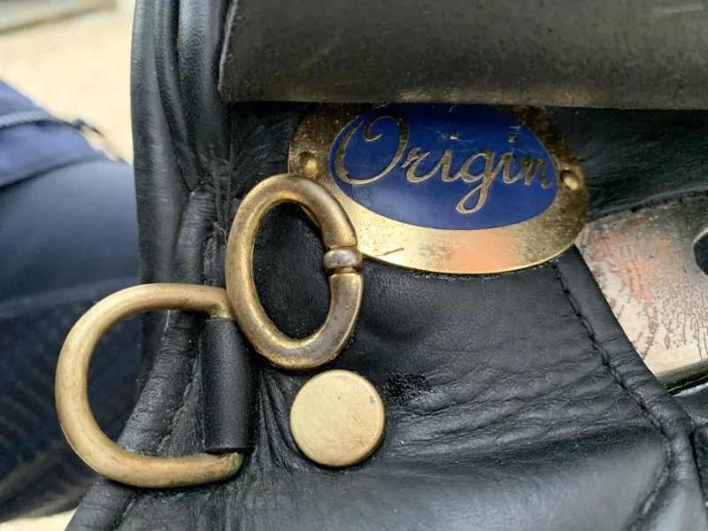 17.5 Quest Black GP Saddle Medium Excellent Condition-6