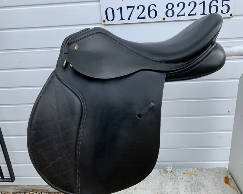 17.5 Gfs Pro Extra Gp Saddle Black Extra Wide Fit-1