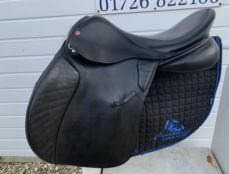 17 Kings GP Saddle Black Medium-1