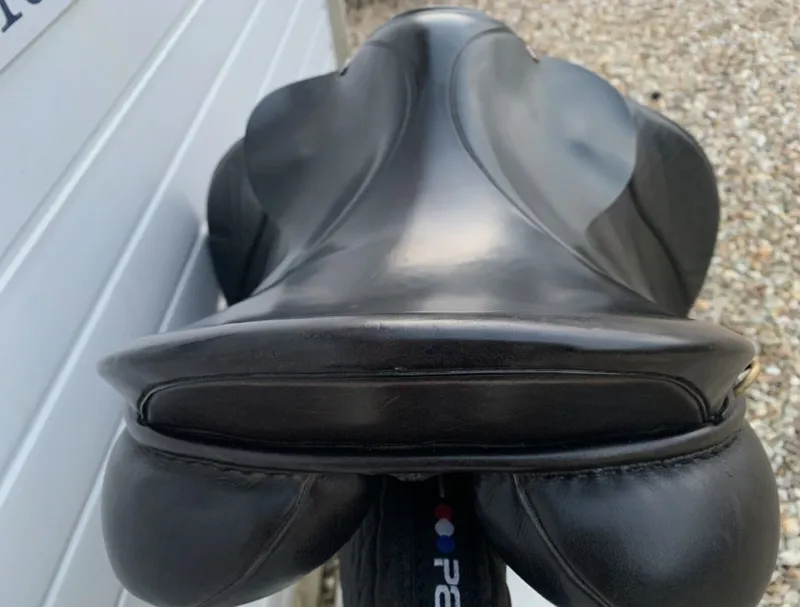 17 Kings GP Saddle Black Medium-5