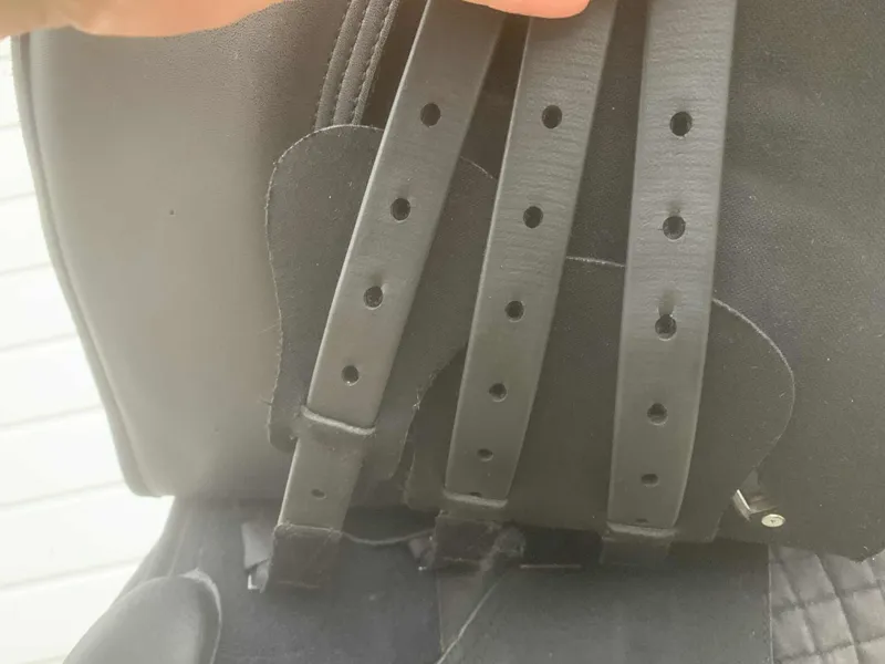 17.5 Wintec 500 VSD Saddle Black Changeable Gullet Good Condition-3