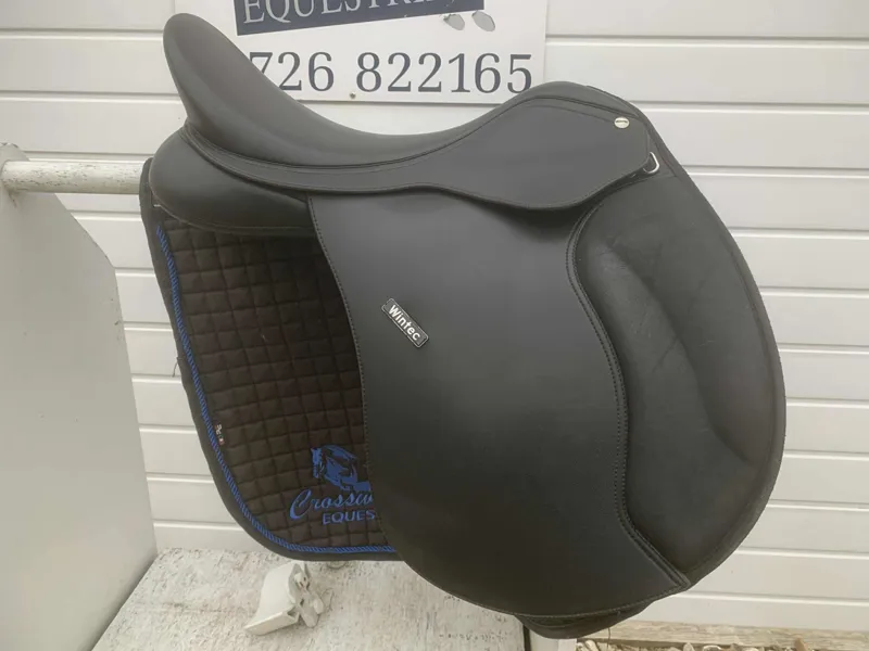 17.5 Wintec 500 VSD Saddle Black Changeable Gullet Good Condition-1