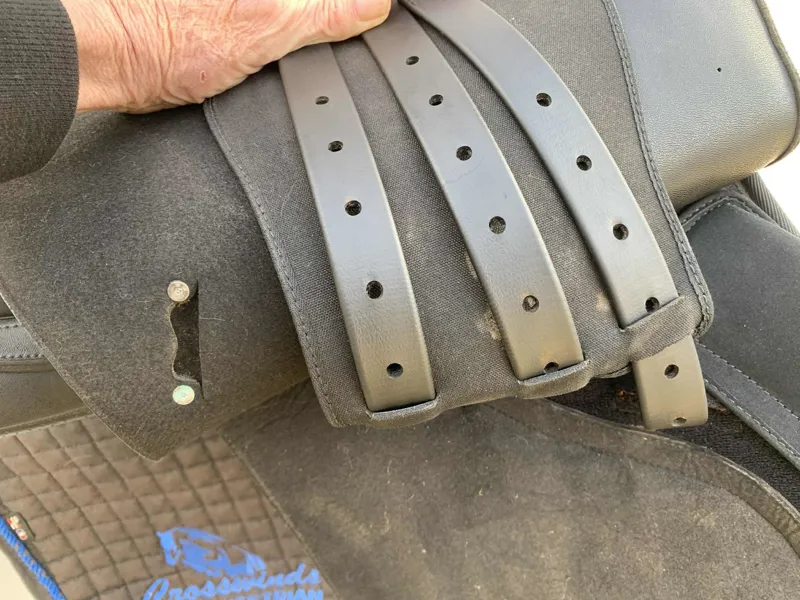 17.5 Wintec 500 All Purpose Saddle Black Changeable Gullet in Good Condition-5