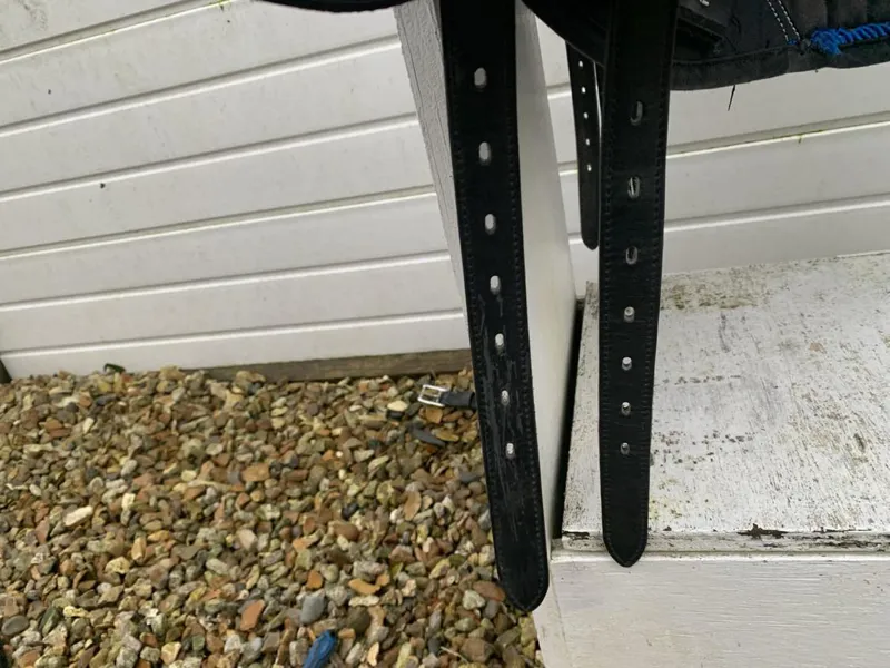 Wintec Isabell Icon Dressage Saddle Black MW Gullet Good Condition-6