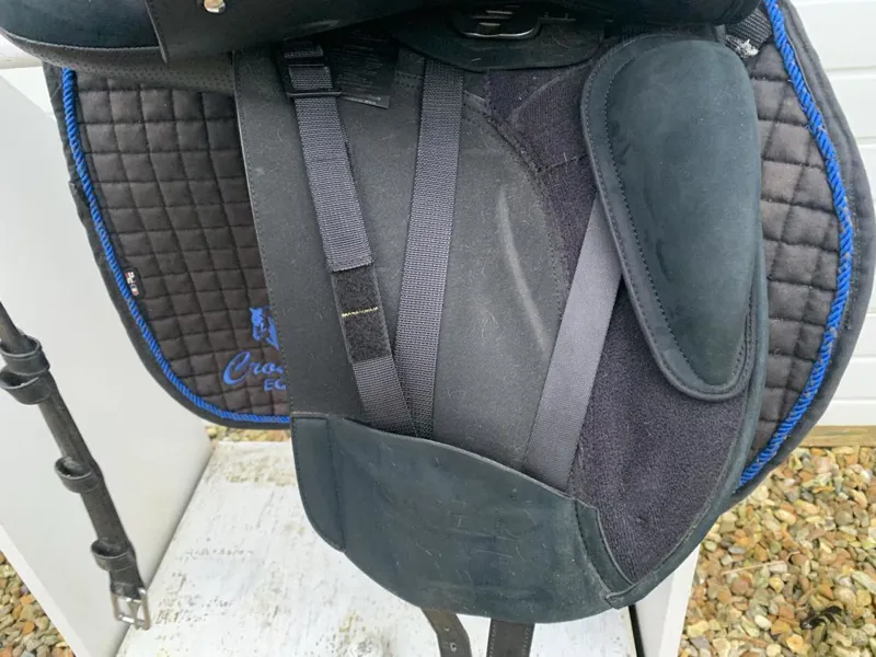 Wintec Isabell Icon Dressage Saddle Black MW Gullet Good Condition-8
