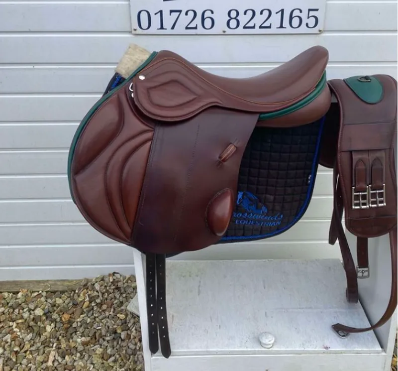 17.5 Kirkland Saddlery Jump Saddle Tan/Green MW-1