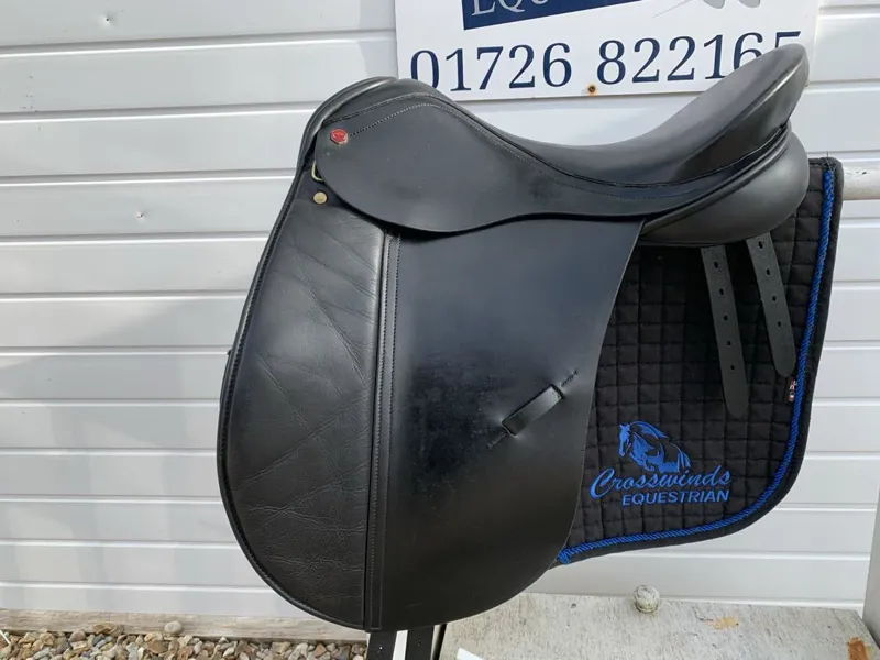 17.5 Albion K2 Dressage Saddle Black Medium TB Tree-1