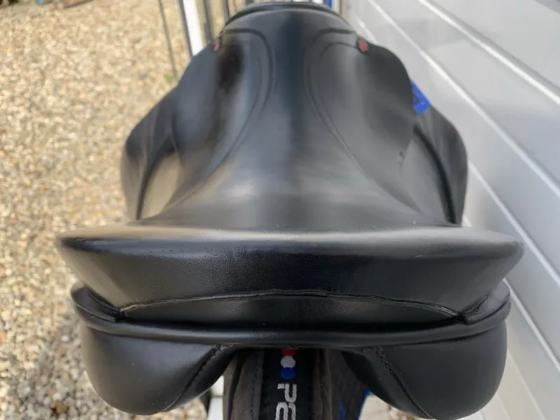 17.5 Albion K2 Dressage Saddle Black Medium TB Tree-6