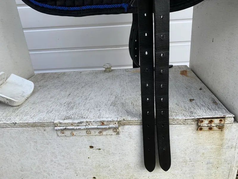 17.5 Albion K2 Dressage Saddle Black Medium TB Tree-4