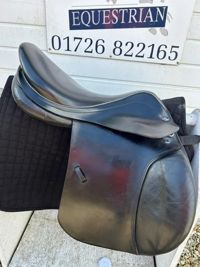 18inc John Whitaker All Purpose Black 33 Fit Saddle-3