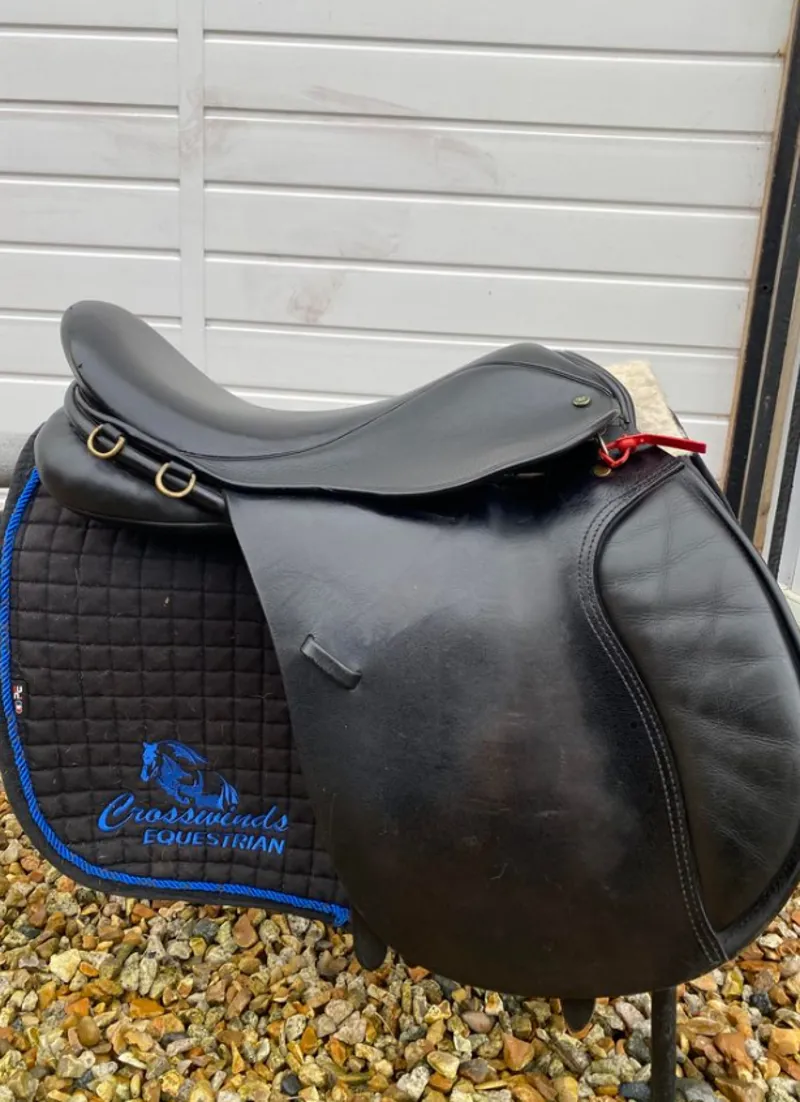 17.5 Manor Gp Saddle Black Extra Wide