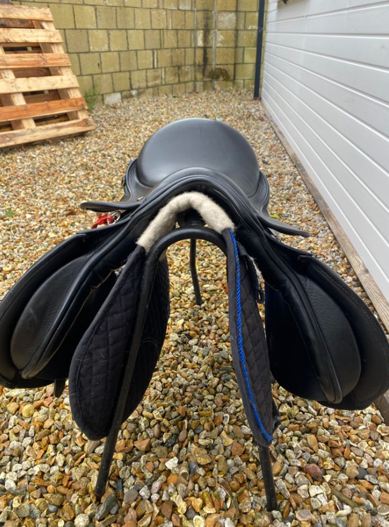 17.5 Manor Gp Saddle Black Extra Wide-4