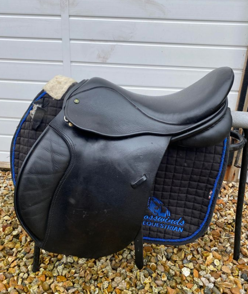 17.5 Manor Gp Saddle Black Extra Wide-2