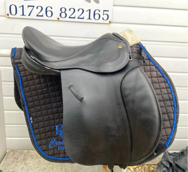 16 Silhouette Saddle Xwide Black