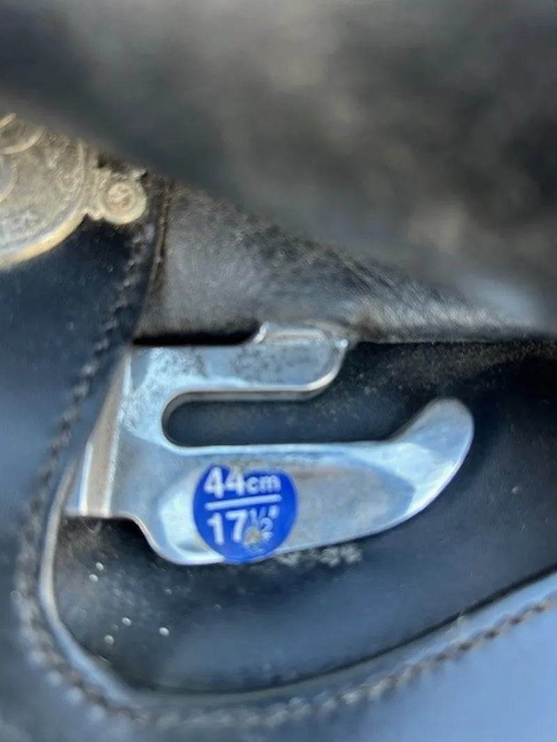 17.5 Bates Wide All Purpose Saddle Black 2XWide Gullet-4