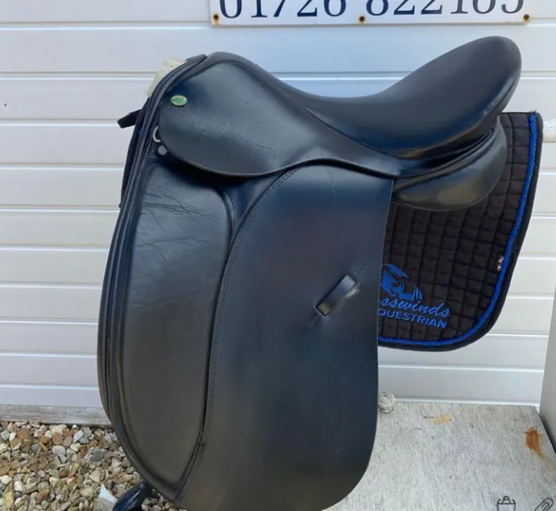 17.5 Silhouette Dressage Black Wide-2