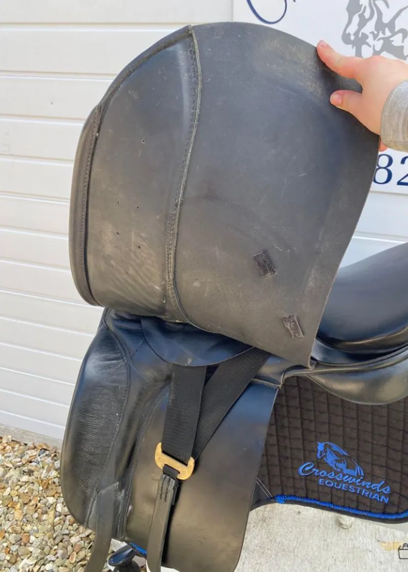 17.5 Silhouette Dressage Black Wide-8