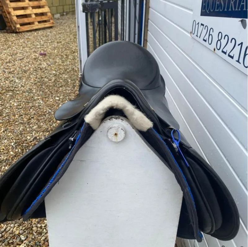 18 Olney Saddlery GP Jump Saddle Black Medium-4